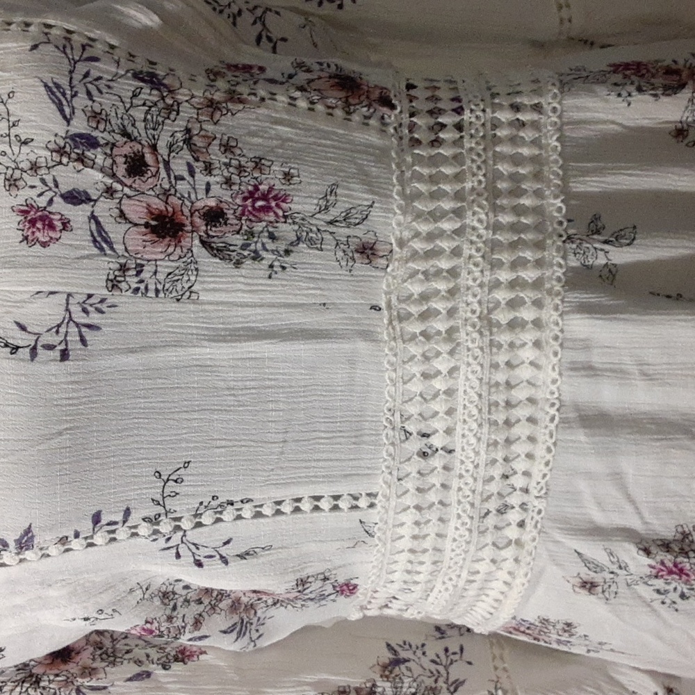 American rag v neck floral dress - Picture 2 of 8